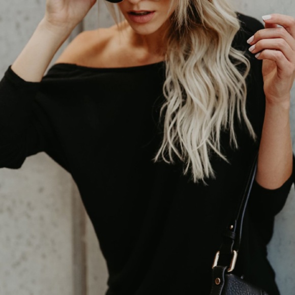 Plunging Open Twist Back Black Top - Picture 5 of 6